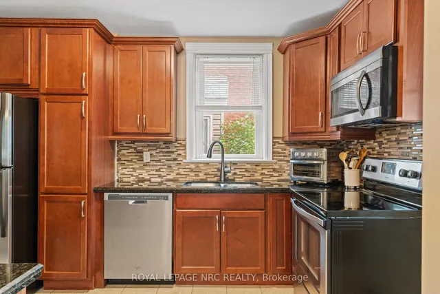 Additional image 12 of 107 Wexford Ave