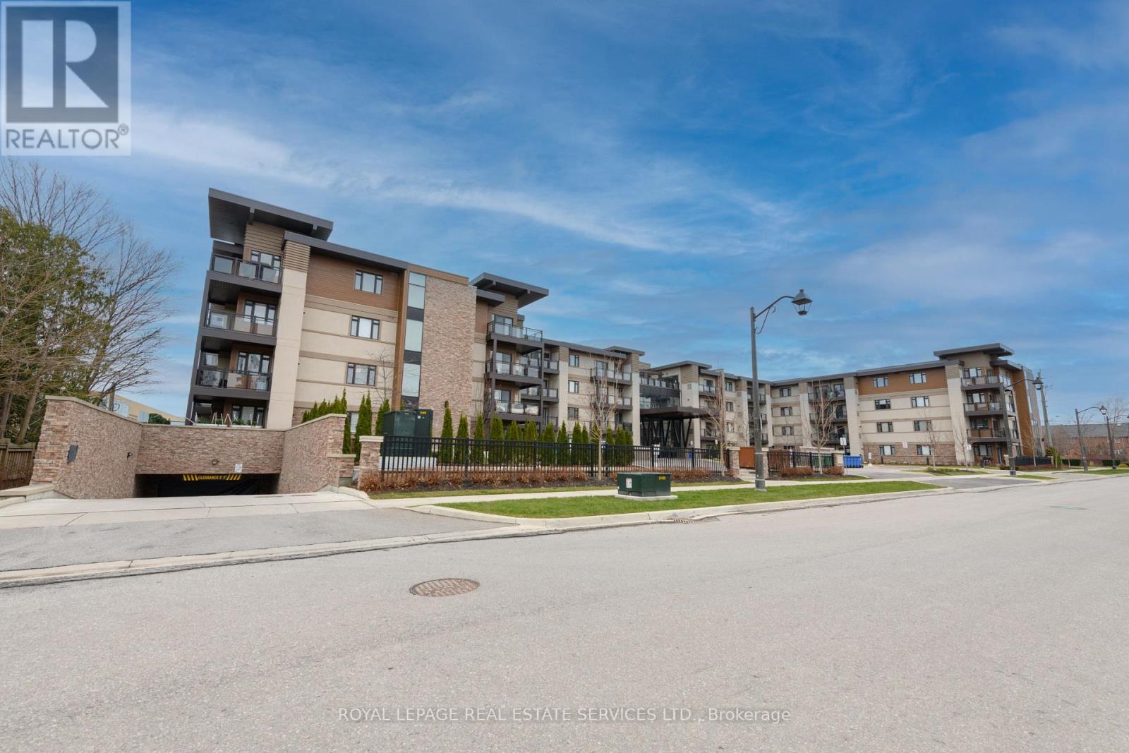 Property image for 204 - 128 GARDEN DRIVE|Oakville (CO Central), Ontario L6K2W5