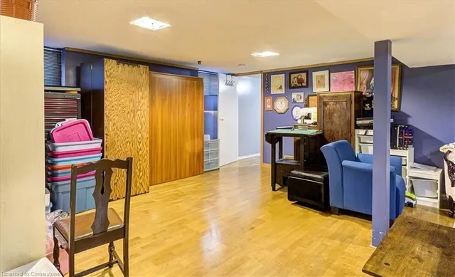 Additional image 28 of 8 Frances Ave