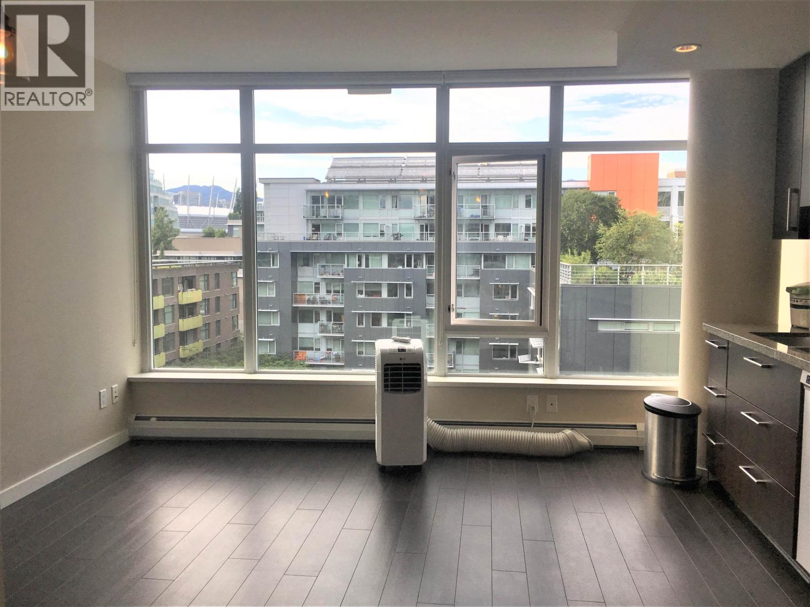 709 138 W 1ST AVENUE|Vancouver, British Columbia V6Z3H8