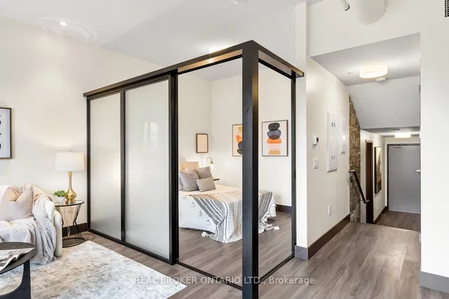 Additional image 11 of 121 King St East St Unit 206