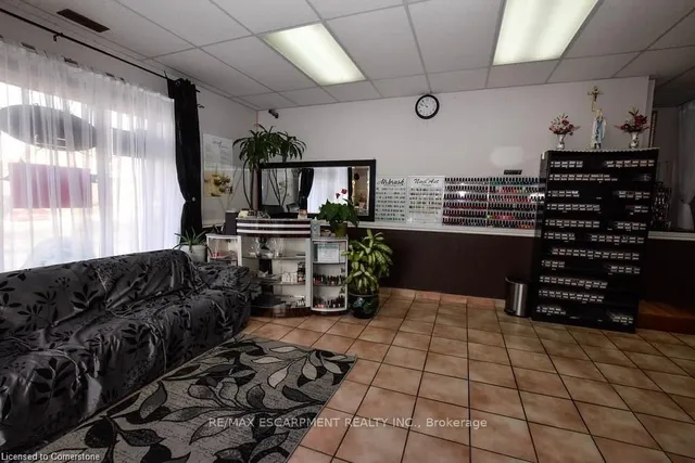 Additional image 27 of 120 Parkdale Ave