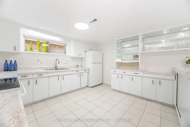 Additional image 37 of 718 Royal York Rd