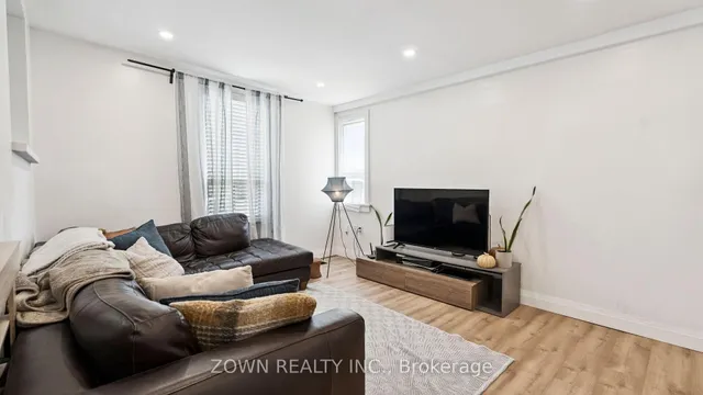 Additional image 8 of 64 Sheaffe St