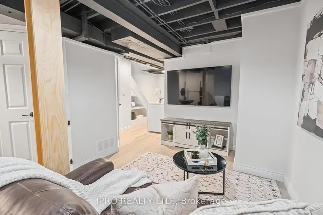 Additional image 27 of 142 Richwood Cres