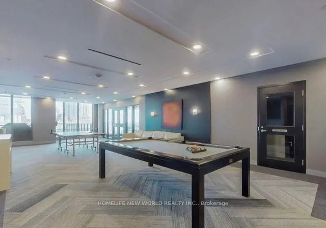 Additional image 25 of 49 East Liberty St Unit 301