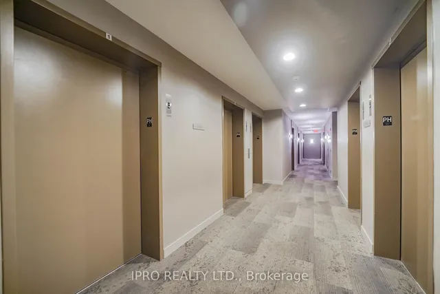 Additional image 35 of 135 Village Green Sq Unit PH21