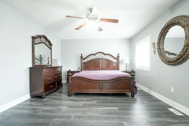 Additional image 27 of 16 Signet Crt