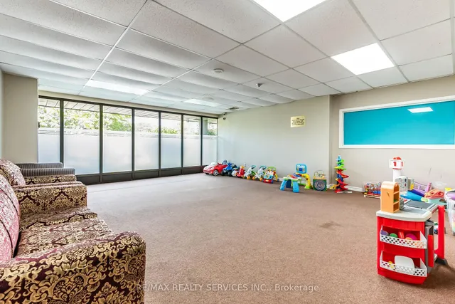 Additional image 38 of 21 Markbrook Lane Unit 306