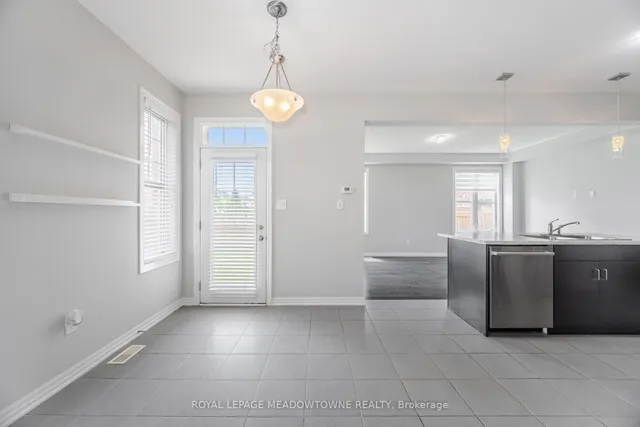 Additional image 7 of 2 Lothbury Dr