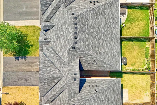 Additional image 33 of 94 Charleswood Cres