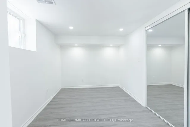 Additional image 38 of 3594 Laddie Cres