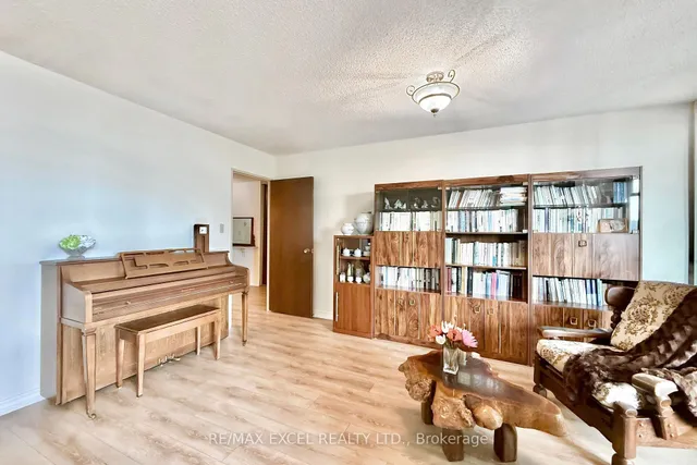 Additional image 11 of 1201 Steeles Ave Unit 501