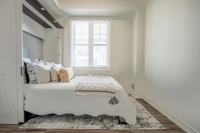 Additional image 4 of 2339 Sawgrass Dr Unit 206