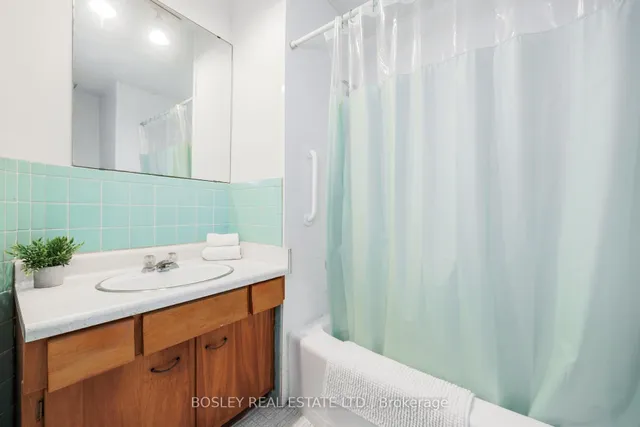 Additional image 30 of 4345 Bloor St Unit 60