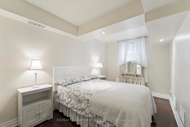 Additional image 33 of 1650 Allan Cres