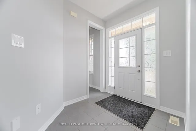 Additional image 5 of 2 Lothbury Dr