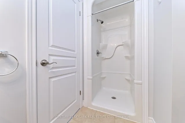 Additional image 27 of 94 Charleswood Cres