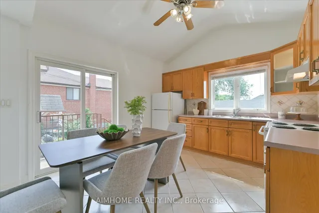 Additional image 14 of 382 Blackthorn Ave