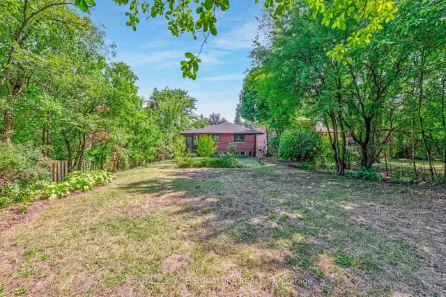 Additional image 33 of 24 Ealing Dr