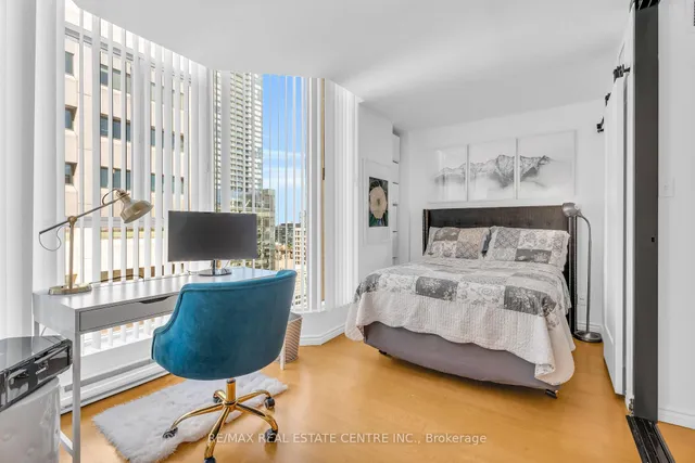 Additional image 27 of 55 Centre Ave Unit 2504