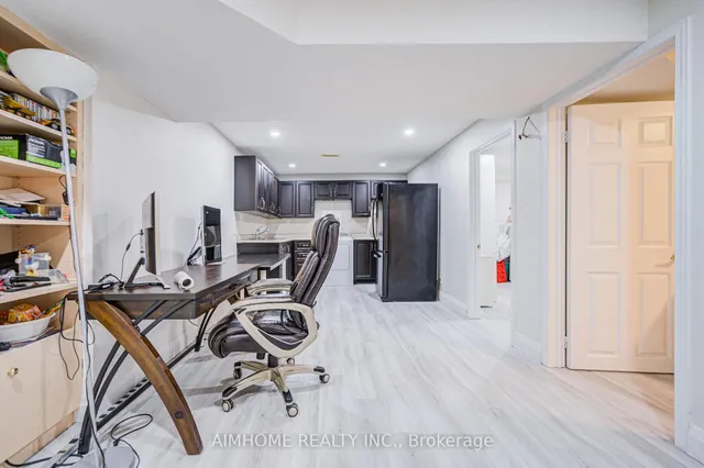 Additional image 41 of 18 Colonnade Rd