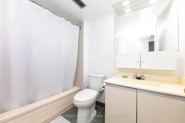 Additional image 19 of 705 King St Unit 215