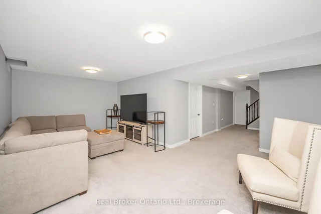 Additional image 26 of 23 Bellflower Blvd