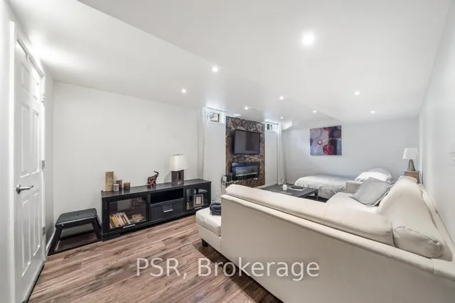 Additional image 40 of 150 Voyager Pass