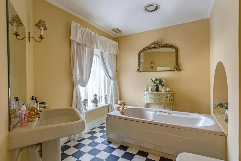 Additional image 4 of Royal Crescent , Bath, BA1