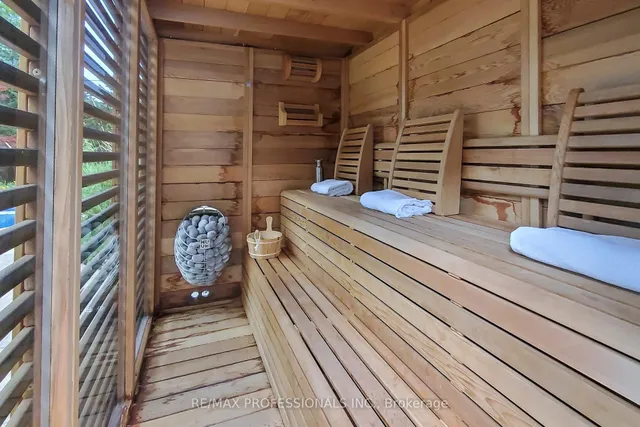 Additional image 49 of 126 Laurel Ave