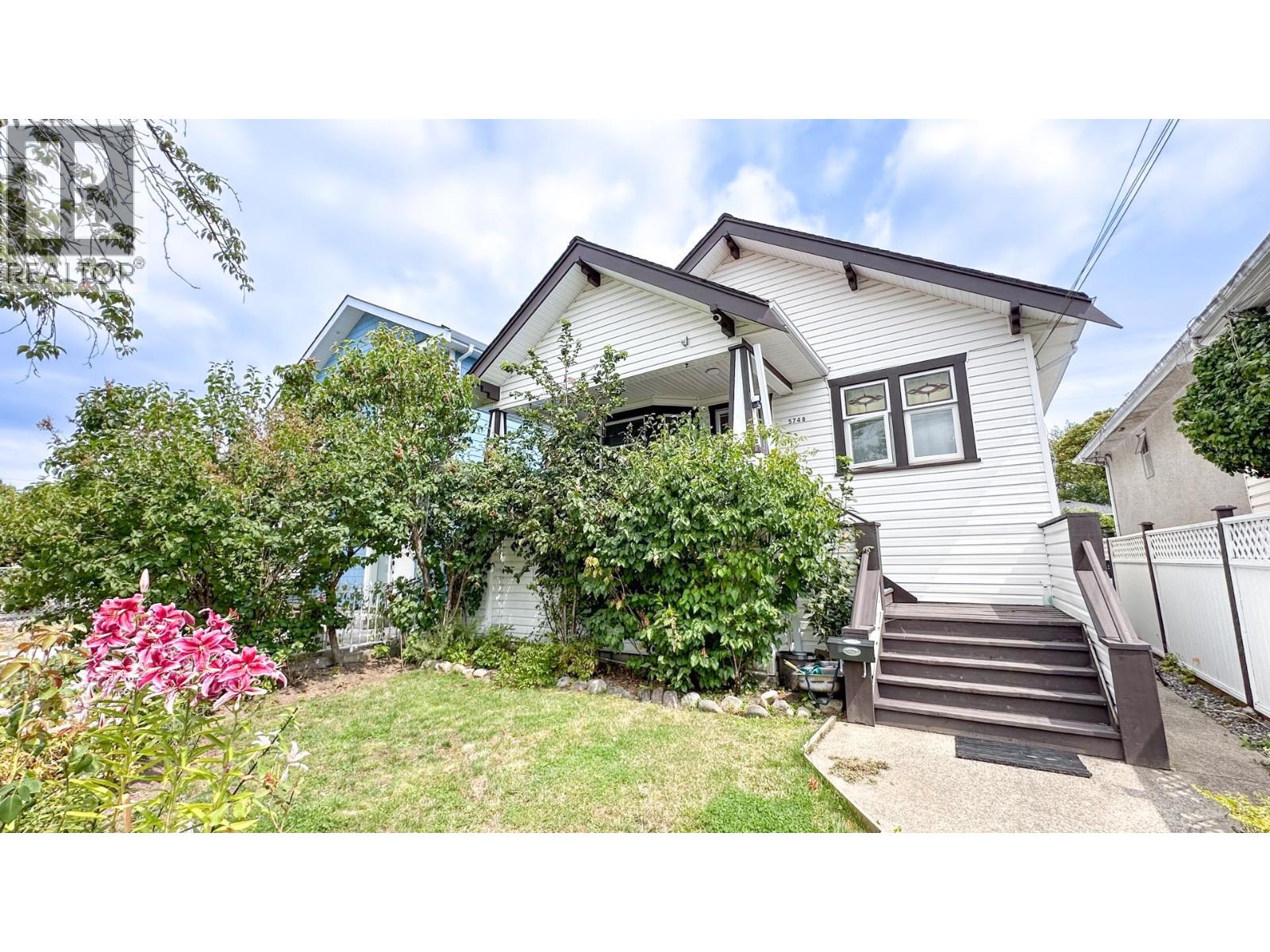 5748 BERKELEY STREET|Vancouver, British Columbia V5R3H2