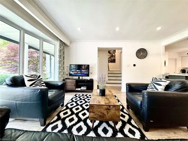 Additional image 21 of 635 Bridle WOOD