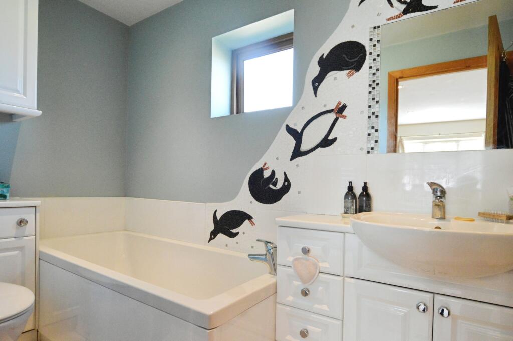 Additional image 14 of Roestock Lane, Colney Heath, AL4