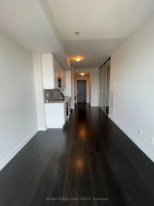 Additional image 2 of 297 College St Unit 618