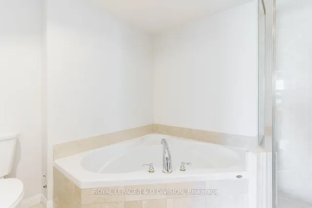 Additional image 23 of 18 Wanless Ave Unit 404