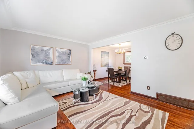 Additional image 10 of 1549 Royal York Rd