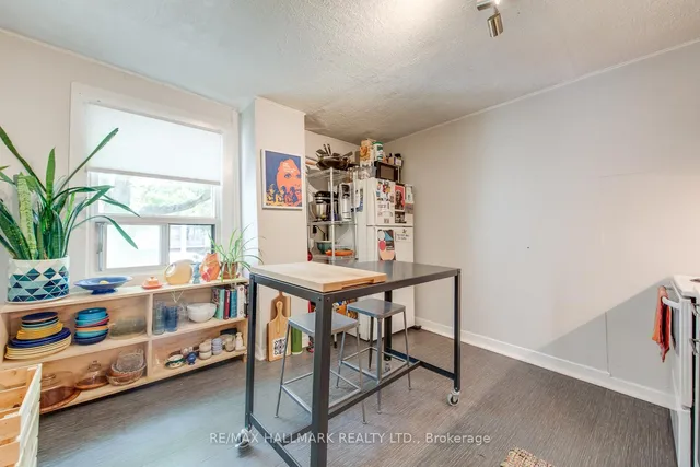 Additional image 35 of 53 Lansdowne Ave