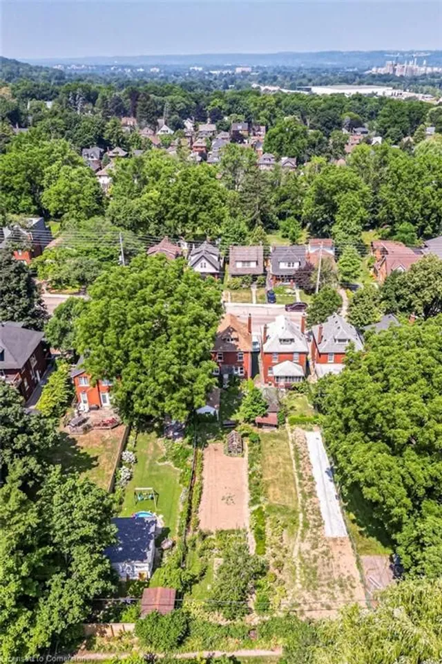 Additional image 48 of 497 Dundurn St