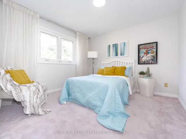 Additional image 31 of 18 Whitman St