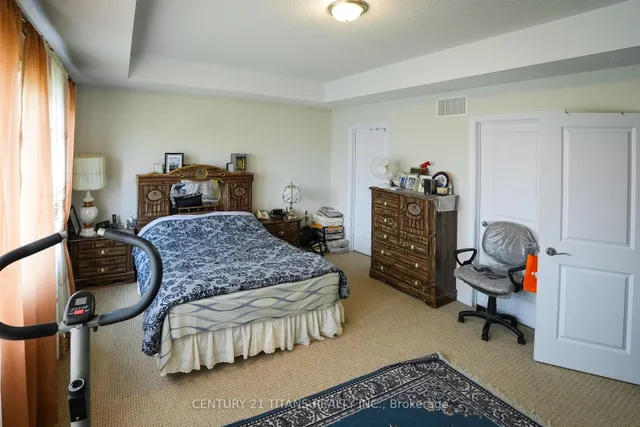 Additional image 25 of 42 Lola Cres