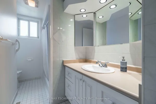 Additional image 18 of 179 Appleford Crt