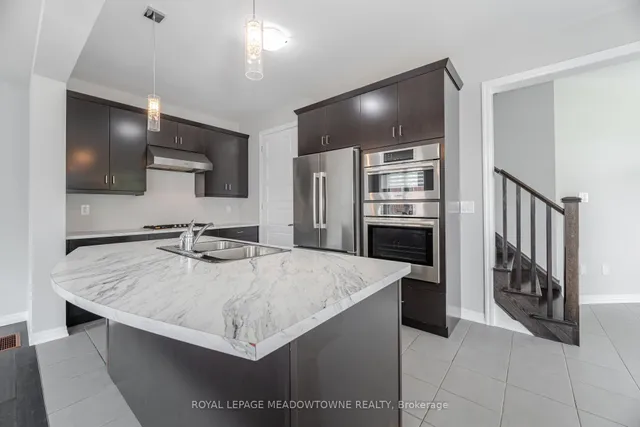 Additional image 9 of 2 Lothbury Dr