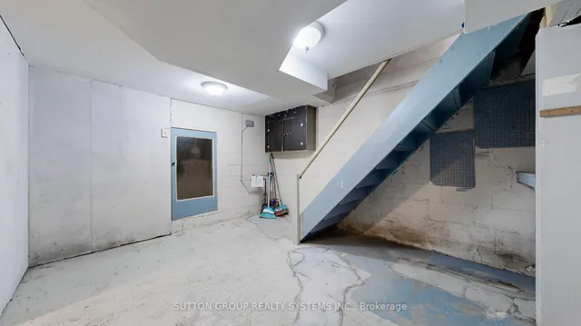 Additional image 28 of 29 Edmund Ave