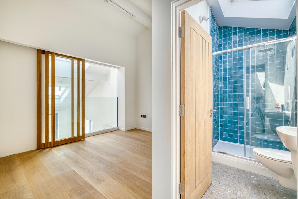 Additional image 23 of Near Oakhill