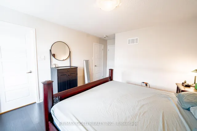 Additional image 23 of 8 Metro Cres