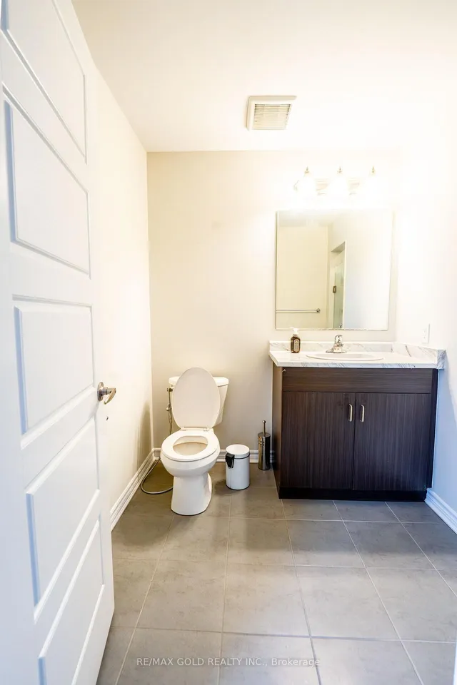 Additional image 24 of 8 Metro Cres