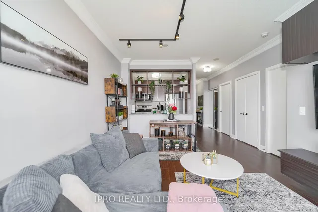 Additional image 16 of 135 Village Green Sq Unit PH21