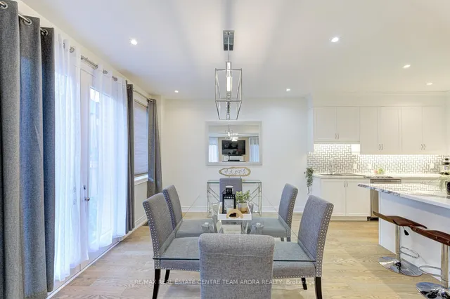 Additional image 14 of 17 Frost St