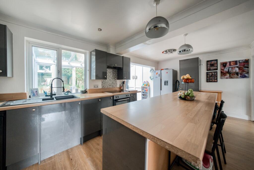 Additional image 8 of Meadow Road, Alcester, B49